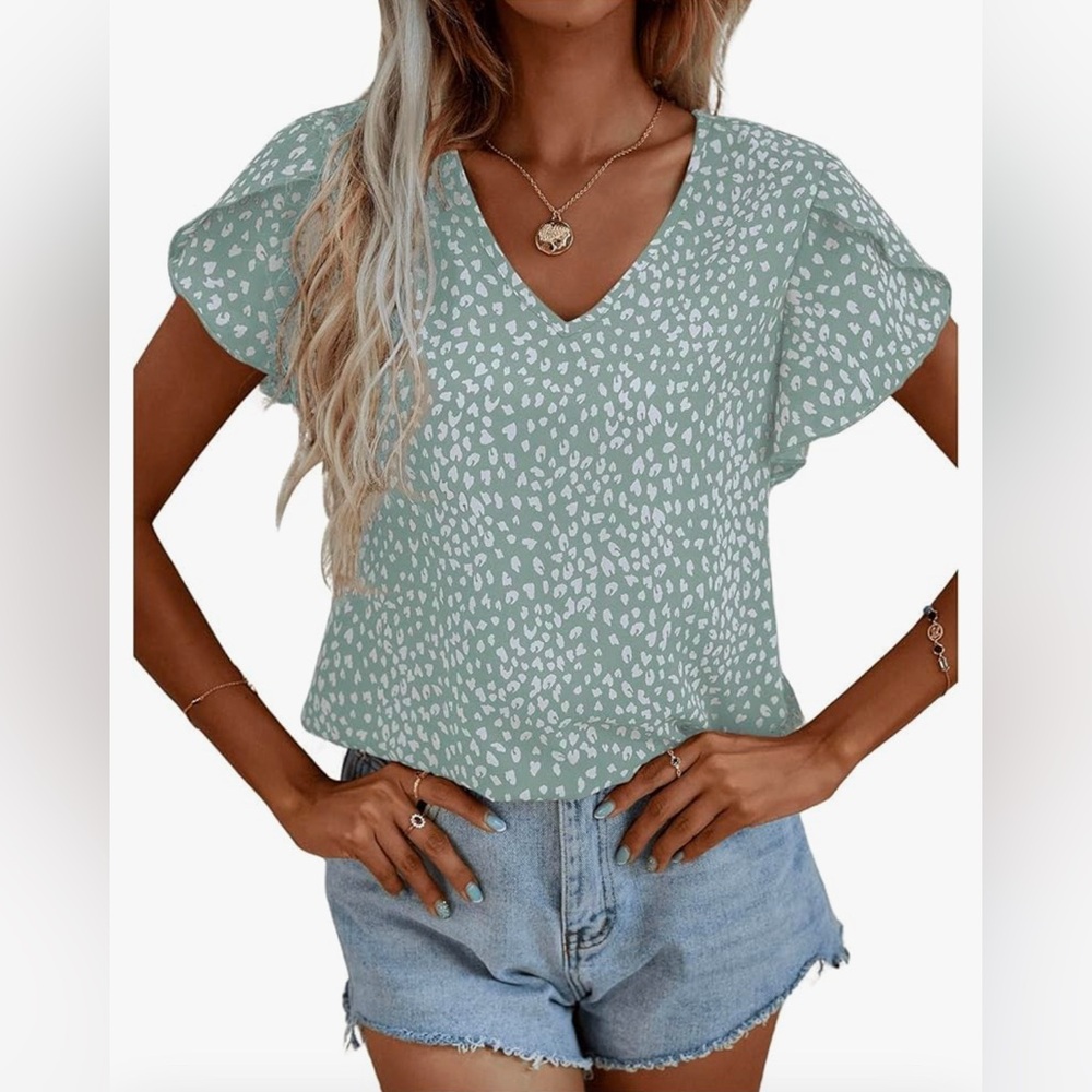 NWOT. Petal Sleeve Blouse.